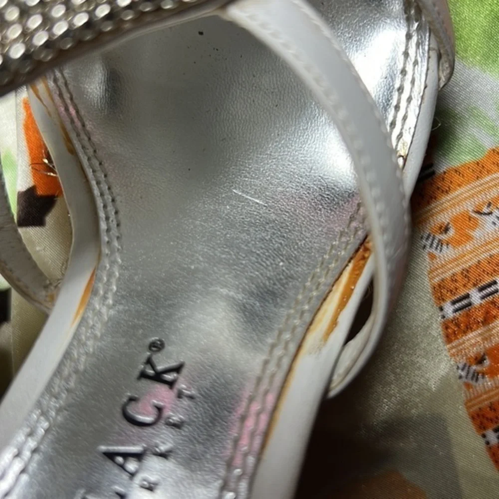 White House|BlackMarket white leather espadrille open toe blinged sandal 7.5‎